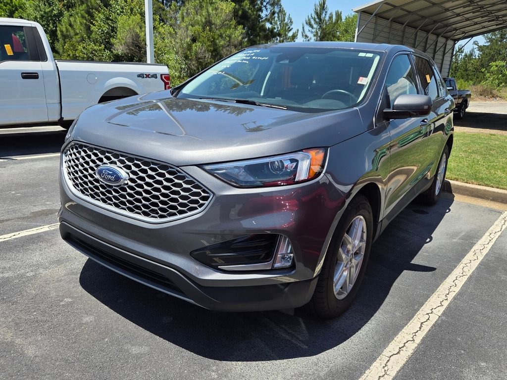 Used 2024 Ford Edge SEL w/ Convenience Package AWD/4WD image 3