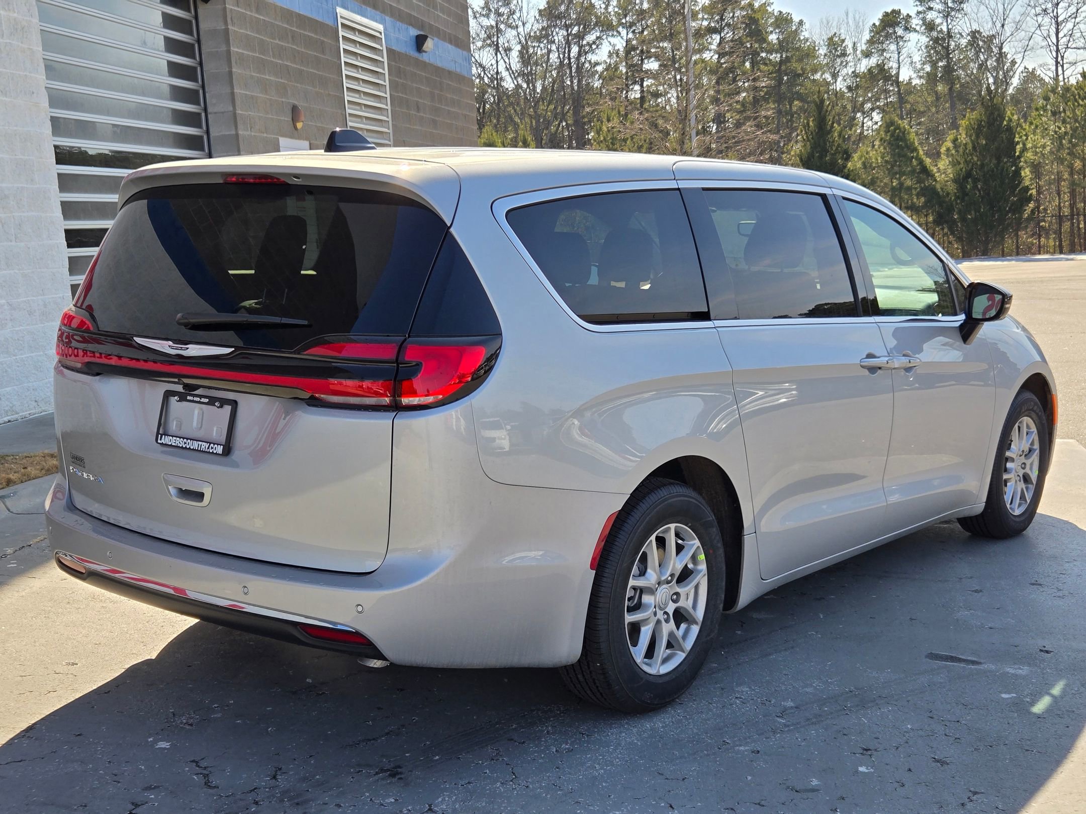 New 2026 Chrysler Pacifica Select image 7