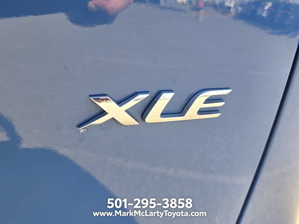 Used 2026 Toyota Corolla Cross XLE FWD image 19