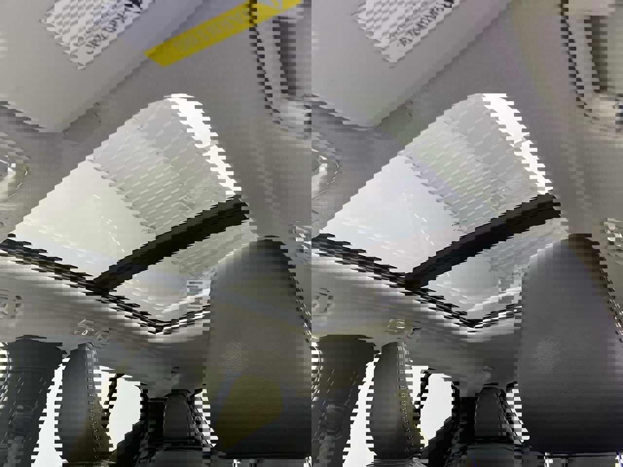 Used 2025 Volvo XC40 B5 Core image 7