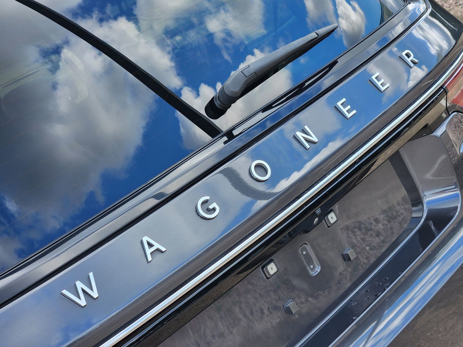 Used 2022 Jeep Wagoneer Series III w/ Flexible Seating Group AWD/4WD image 18