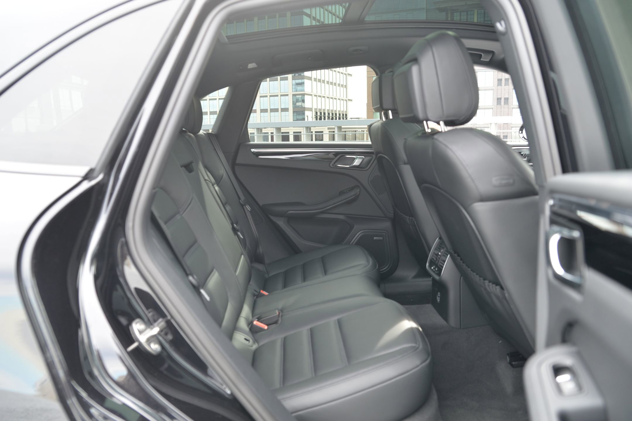 New 2026 Porsche Macan image 25