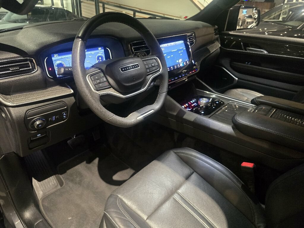 Used 2022 Jeep Wagoneer Series III w/ Flexible Seating Group AWD/4WD image 9
