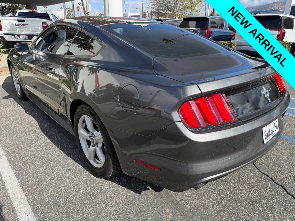 Used 2017 Ford Mustang Coupe RWD image 3