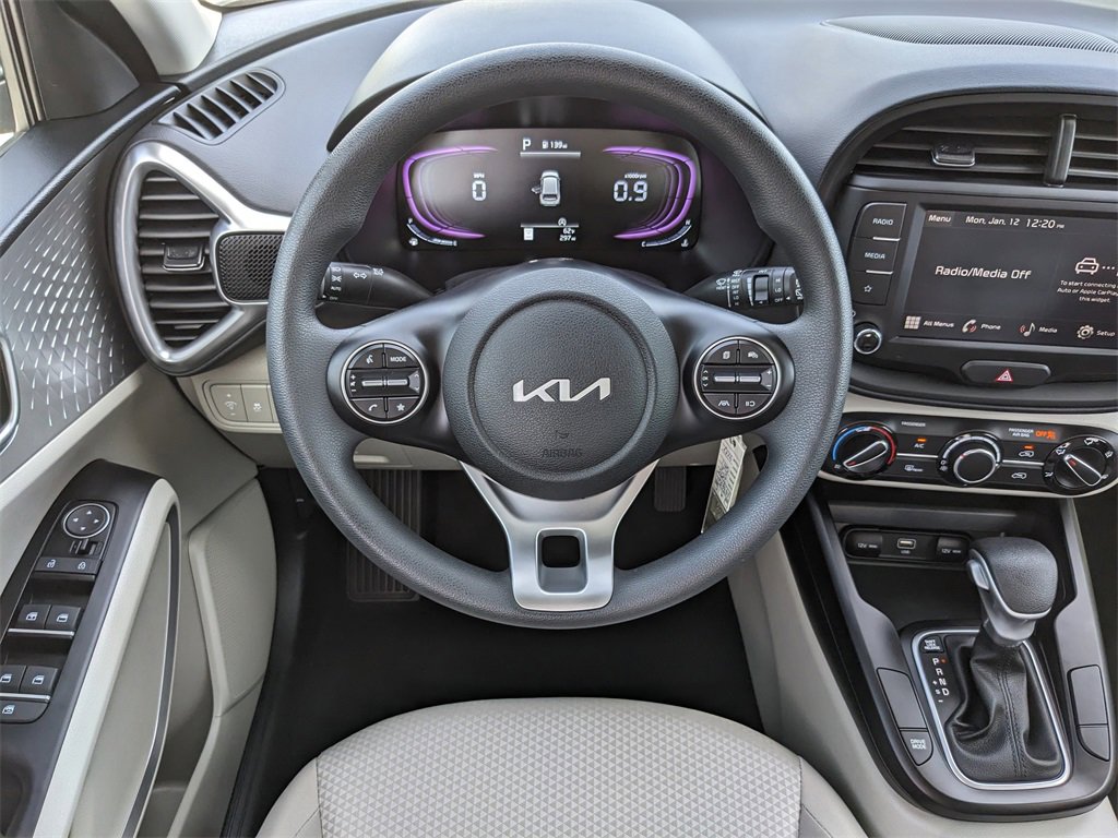 Certified 2025 Kia Soul LX image 16