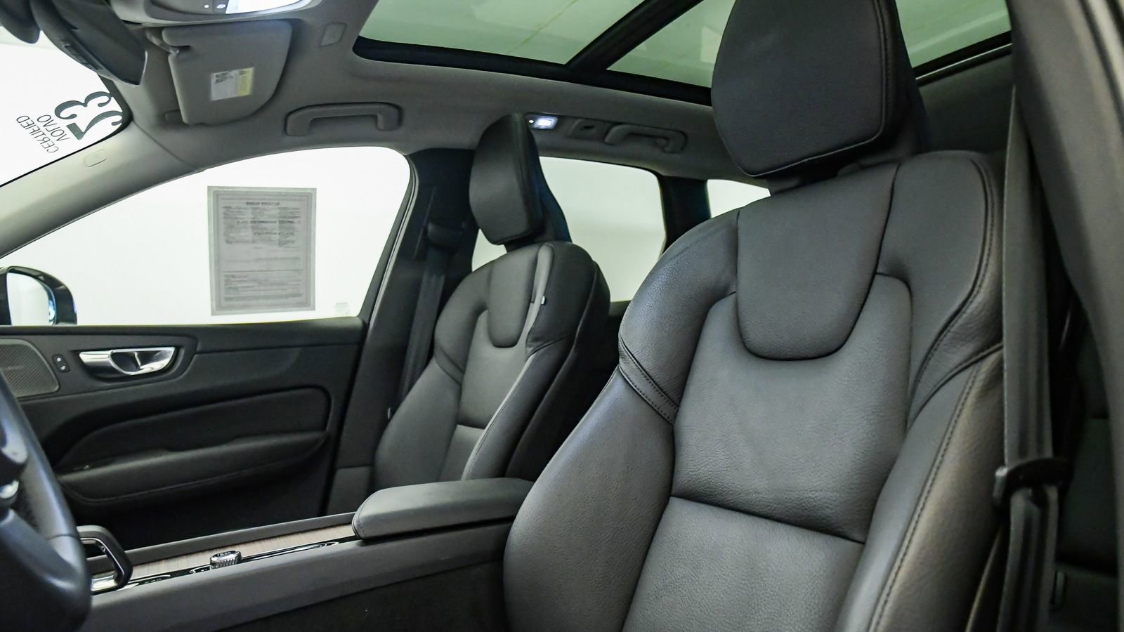 Certified 2023 Volvo XC60 B5 Plus w/ Climate Package AWD/4WD image 18