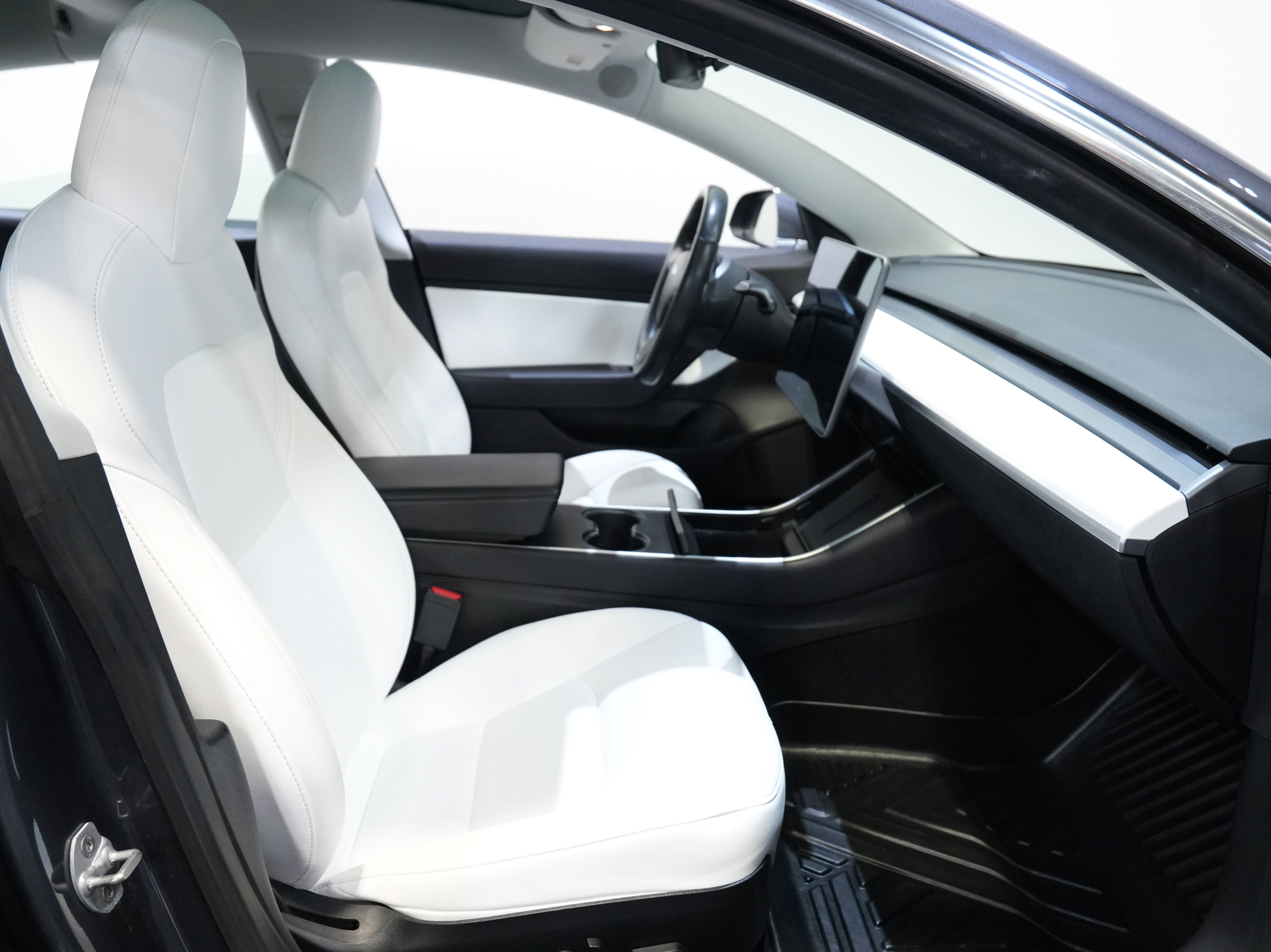 Used 2019 Tesla Model 3 Performance image 32