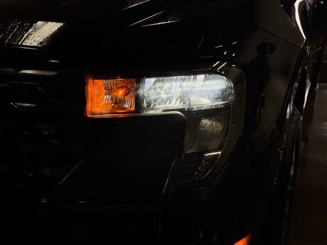 Used 2025 Ford Maverick XLT w/ XLT Luxury Package image 2