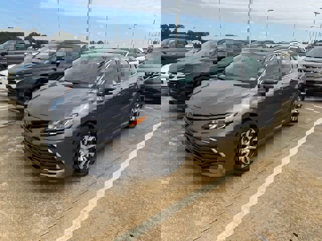 Used 2021 Toyota Camry LE image 24