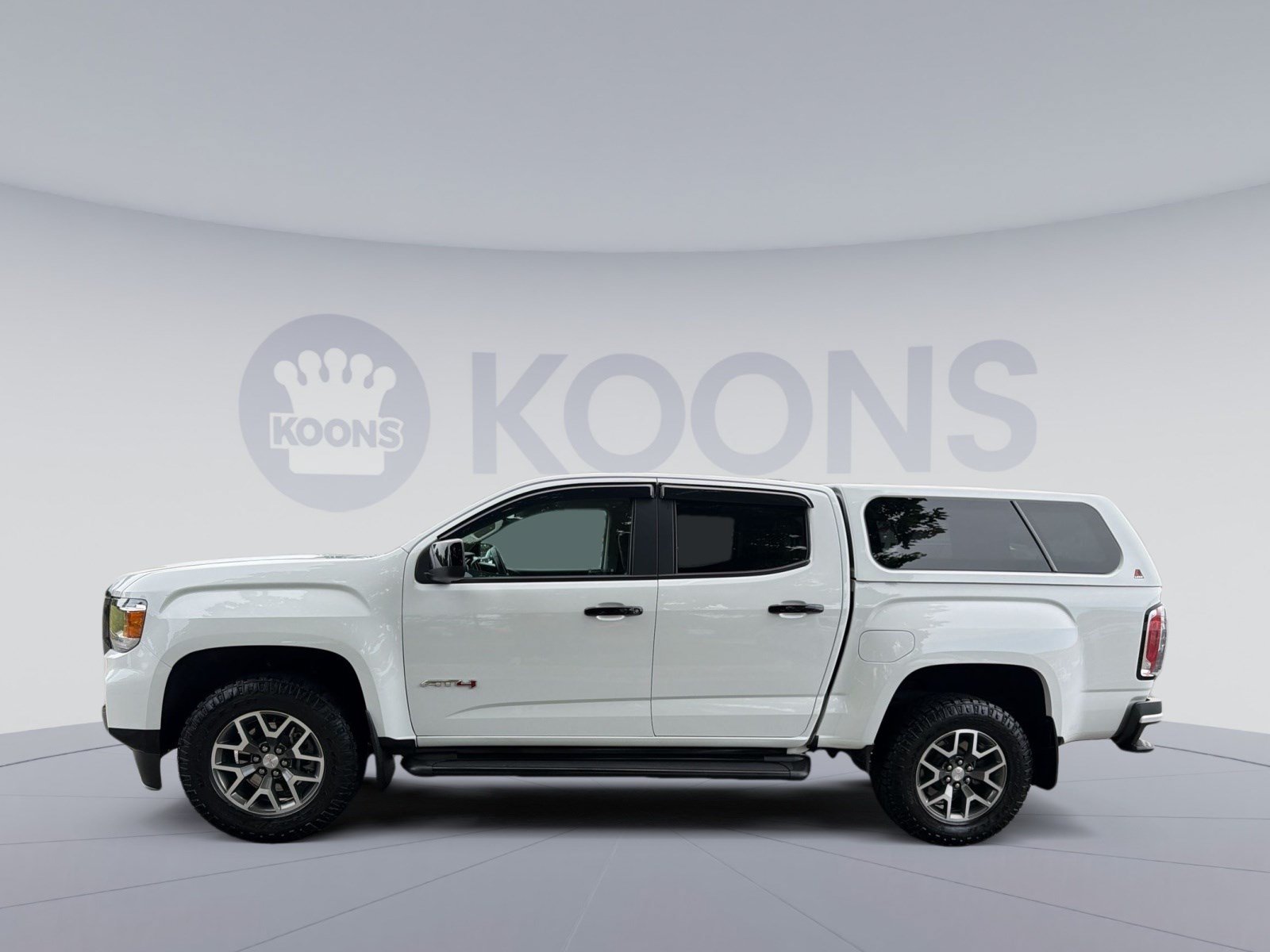 Used 2022 GMC Canyon AT4 w/ Trailering Package AWD/4WD image 2