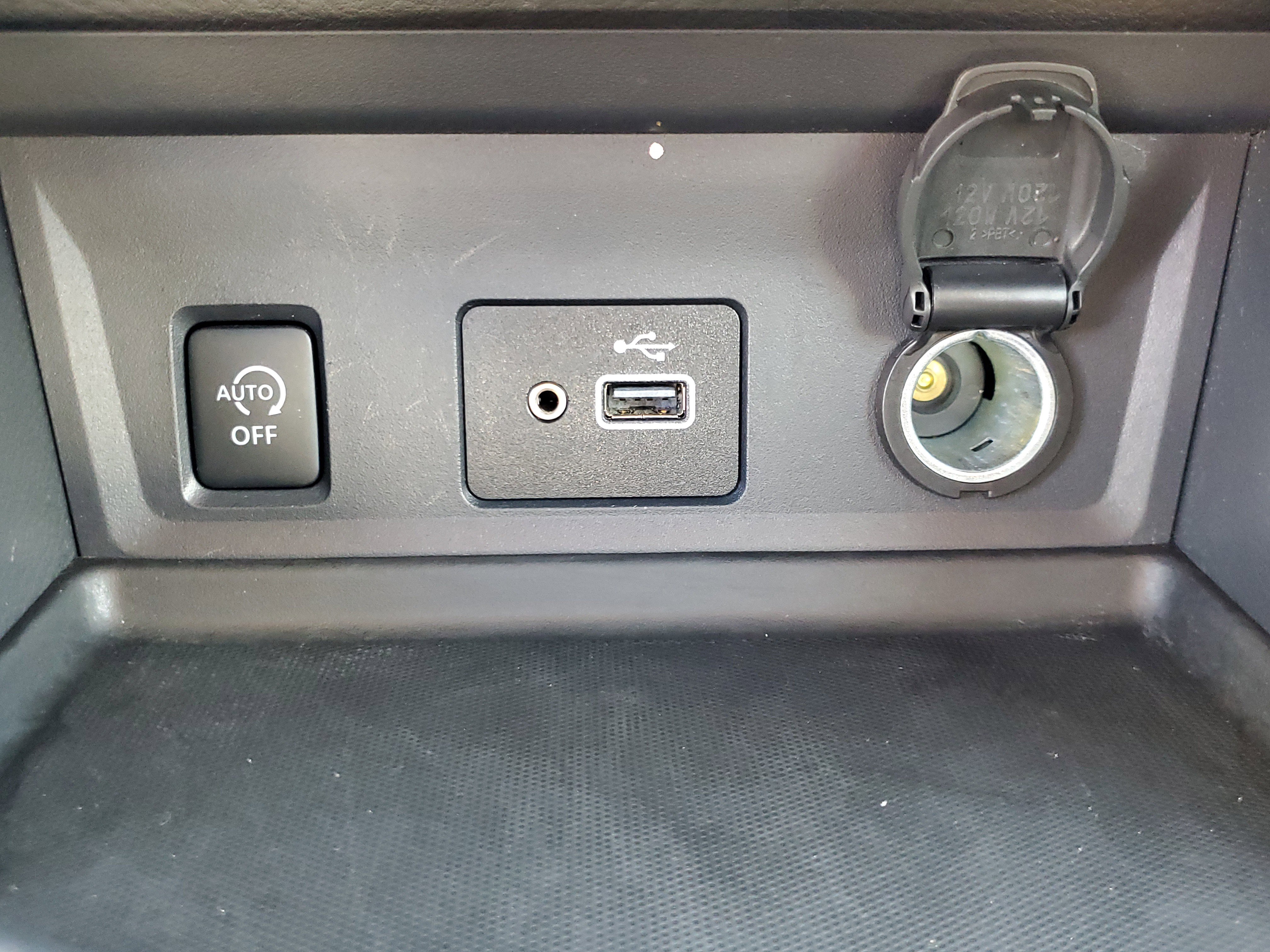 Used 2025 Nissan Sentra S image 27