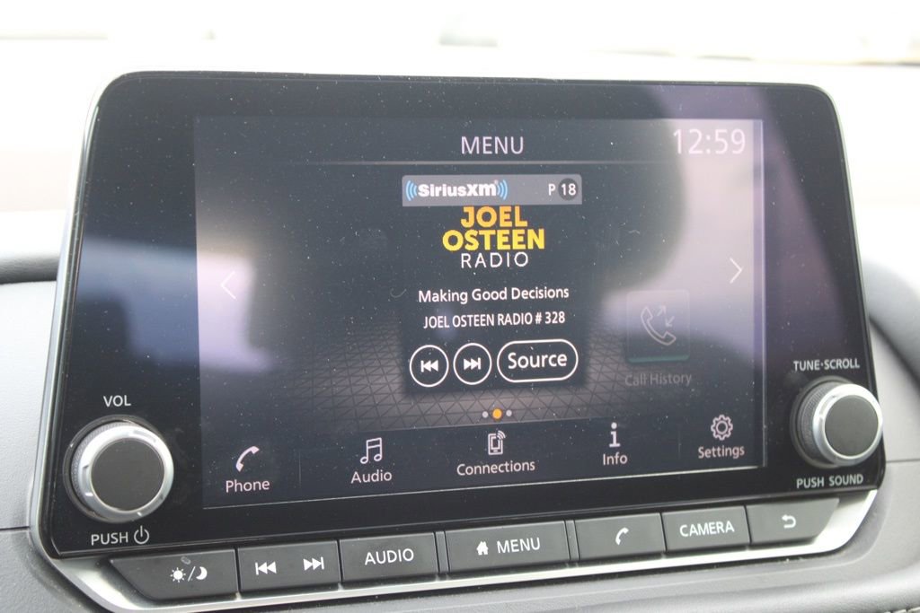 Used 2023 Nissan Rogue S image 32