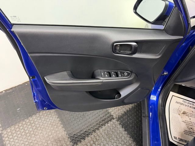Used 2023 Hyundai Venue Limited FWD image 23