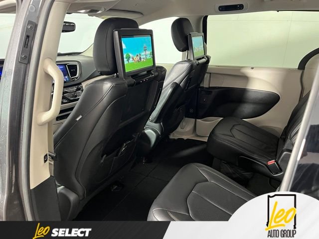 Used 2018 Chrysler Pacifica Touring-L Plus w/ Tire & Wheel Group FWD image 26