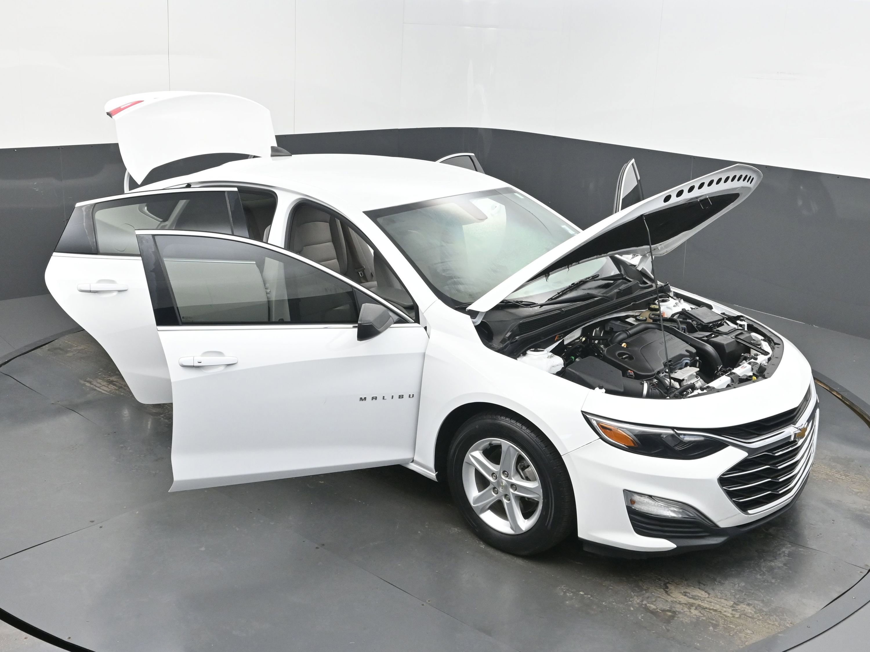 Used 2021 Chevrolet Malibu LS image 39