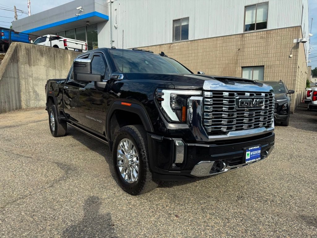 Used 2024 GMC Sierra 3500 Denali w/ Denali Reserve Package AWD/4WD image 39