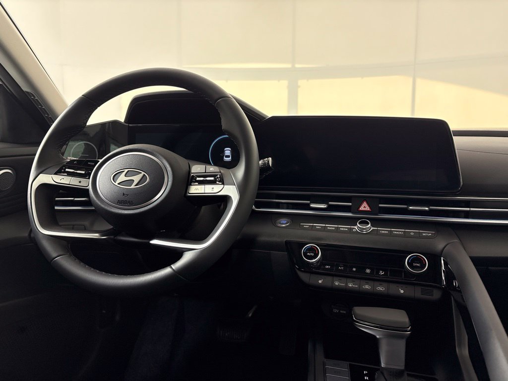New 2026 Hyundai Elantra Limited FWD image 22