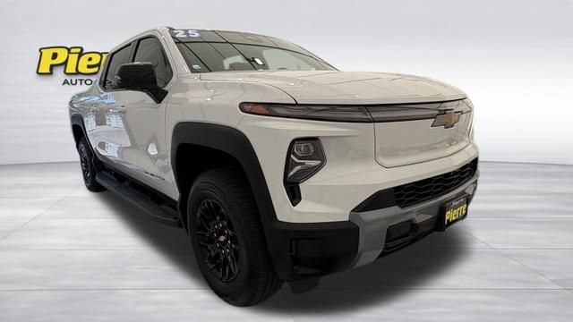 Used 2025 Chevrolet Silverado EV LT AWD/4WD image 8