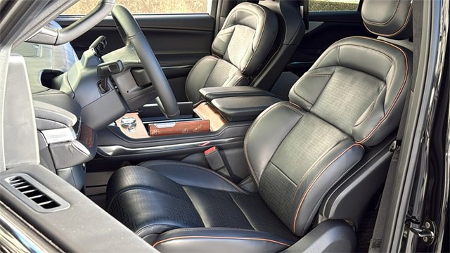 New 2025 Lincoln Navigator L Black Label image 28