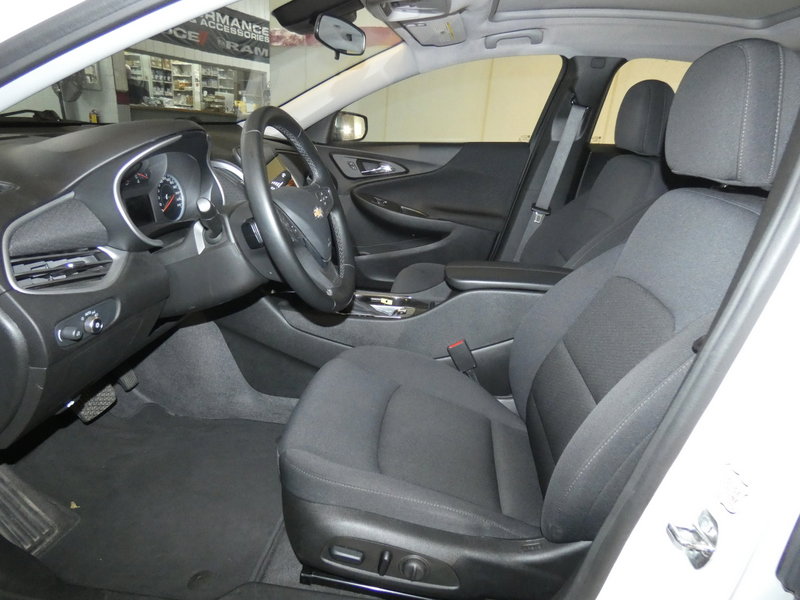 Used 2023 Chevrolet Malibu LT image 9