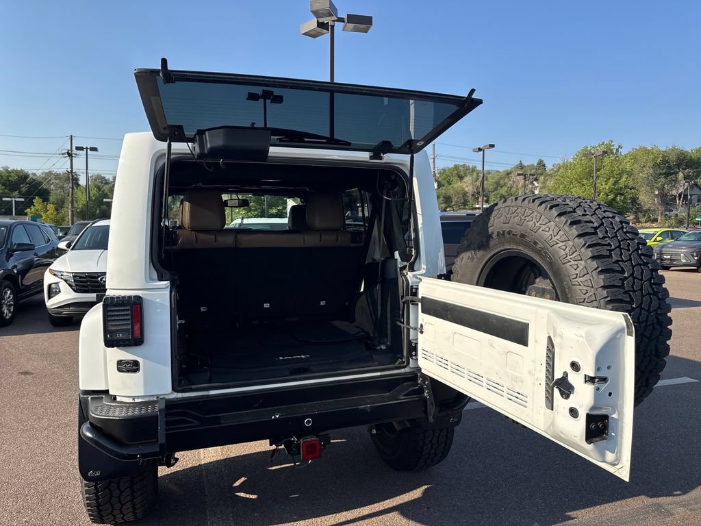 Used 2013 Jeep Wrangler Unlimited Sahara w/ Connectivity Group AWD/4WD image 6