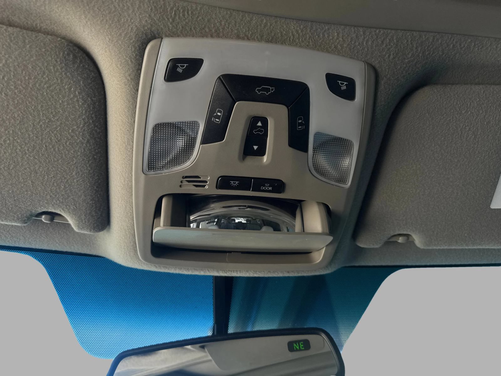 Used 2011 Toyota Sienna XLE w/ XLE Navigation Pkg FWD image 26