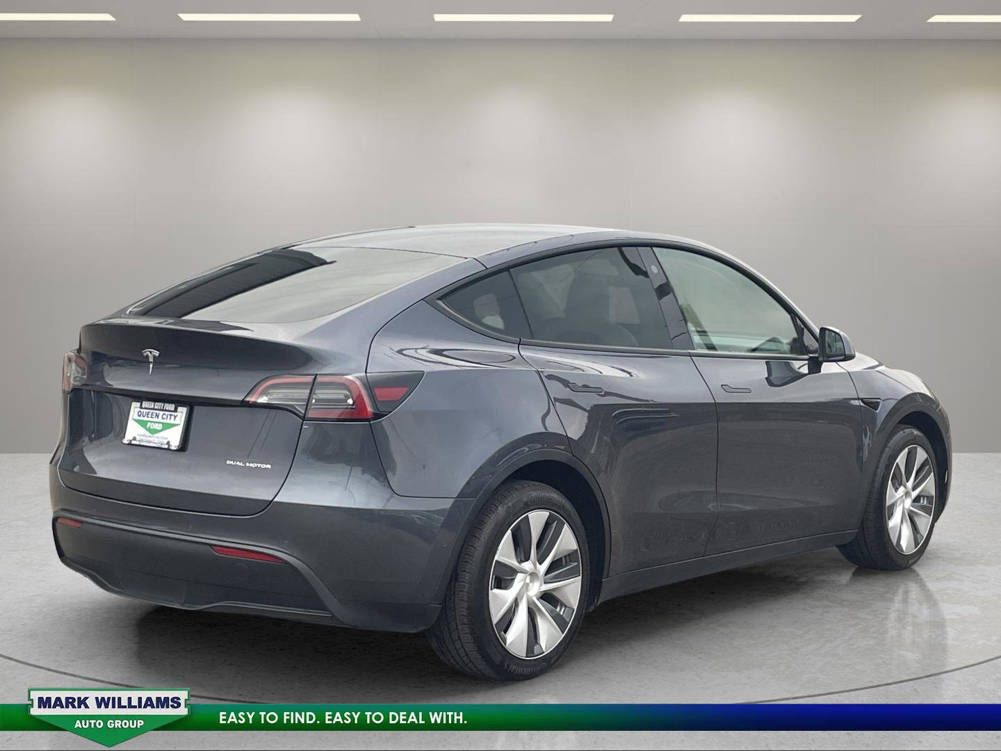 Used 2022 Tesla Model Y Long Range image 3