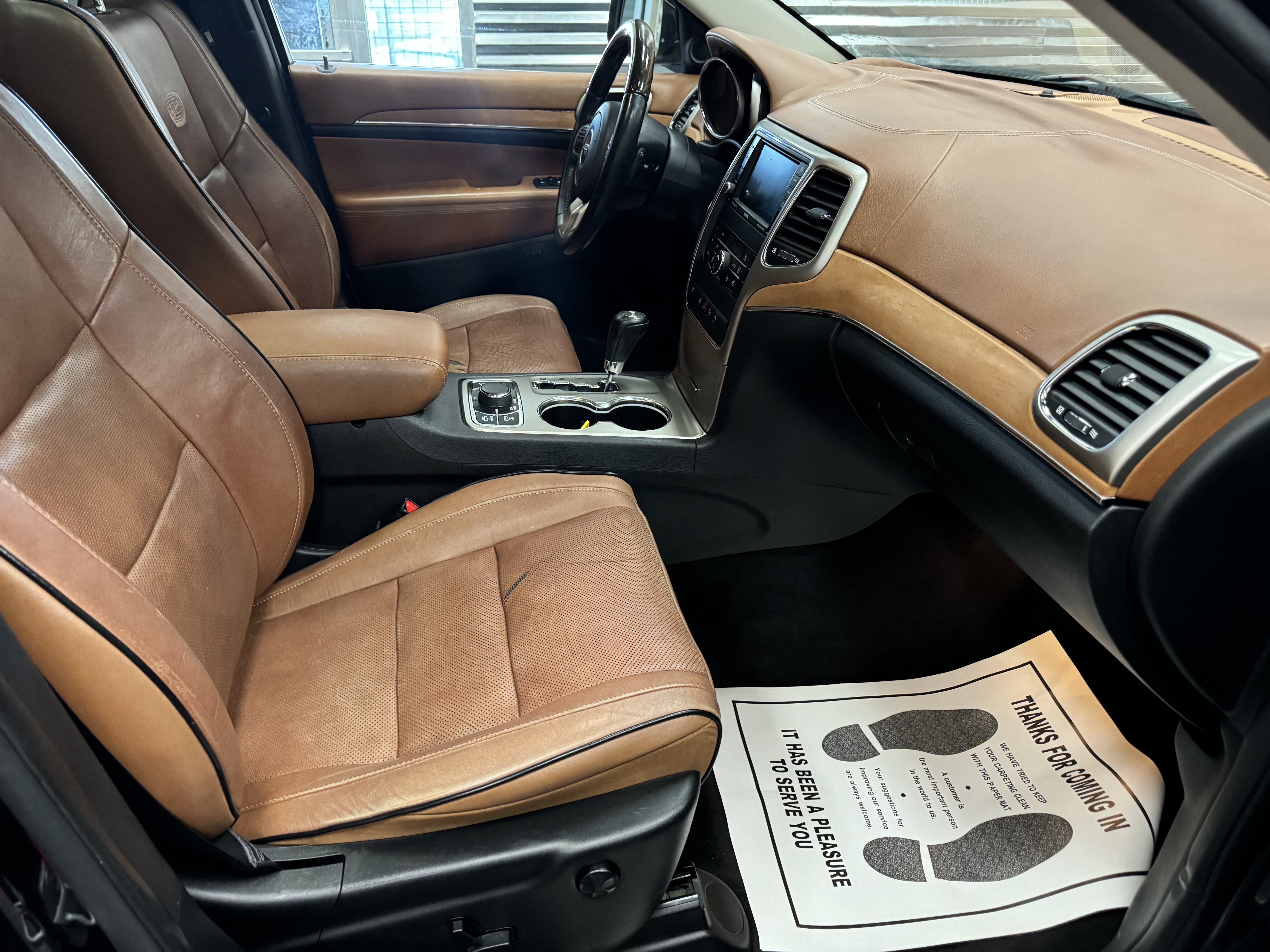 Used 2011 Jeep Grand Cherokee Overland Summit AWD/4WD image 16