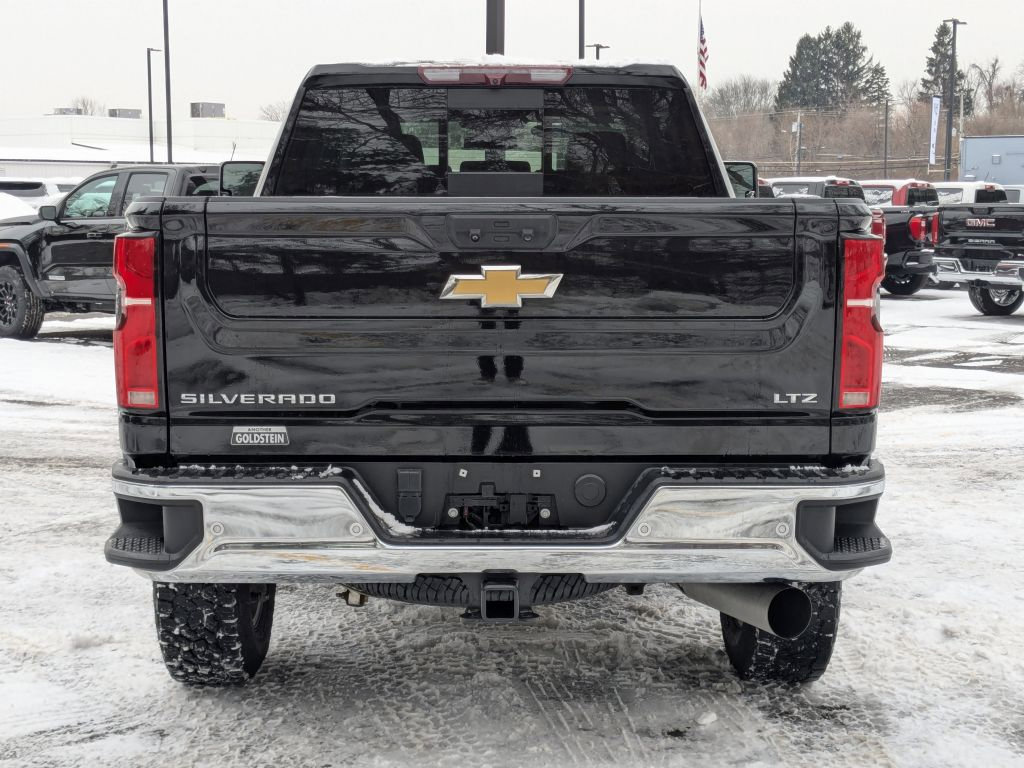 Certified 2024 Chevrolet Silverado 3500 LTZ w/ LTZ Plus Package image 6