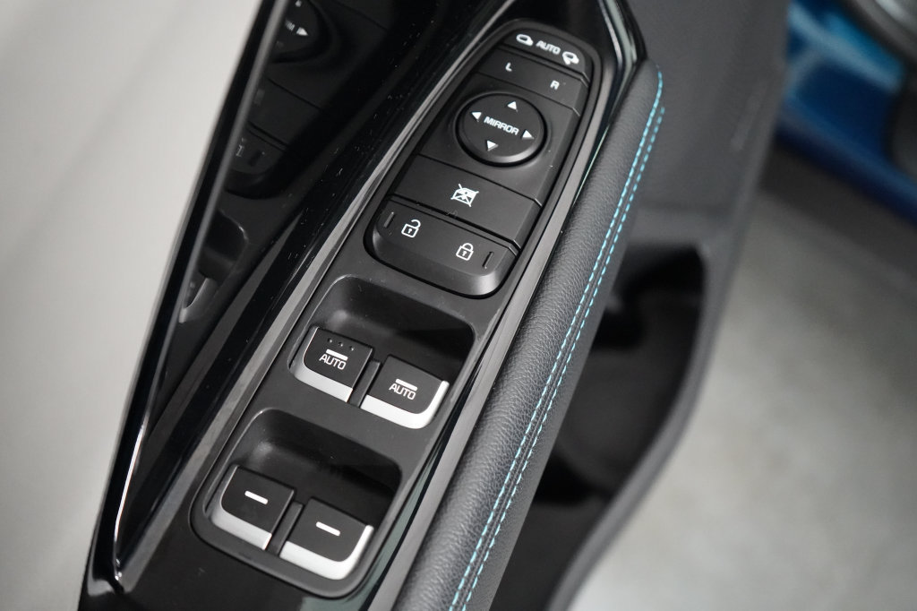 Used 2022 Kia Niro EX Premium FWD image 20