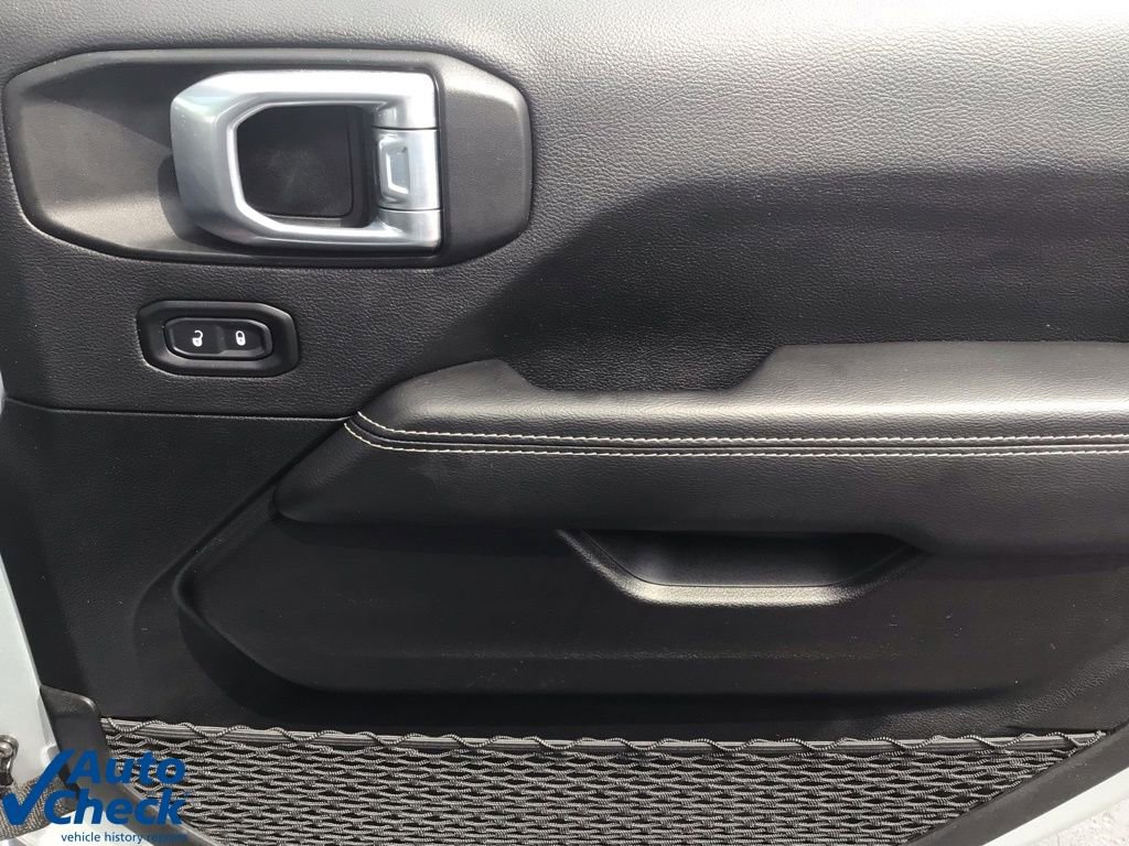 Used 2022 Jeep Wrangler Unlimited Sahara w/ Cold Weather Group image 14