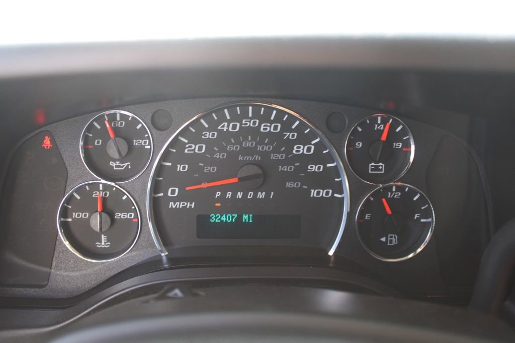 Used 2023 GMC Savana 2500 w/ Driver Convenience Package RWD image 28