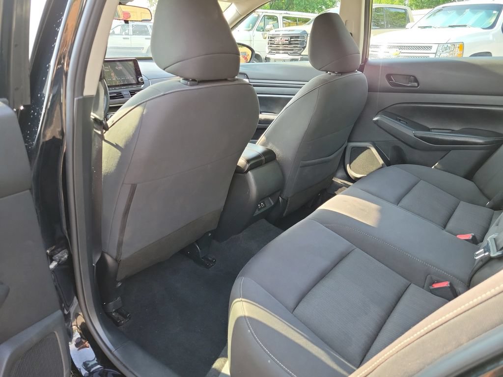 Used 2024 Nissan Altima 2.5 SV FWD image 16
