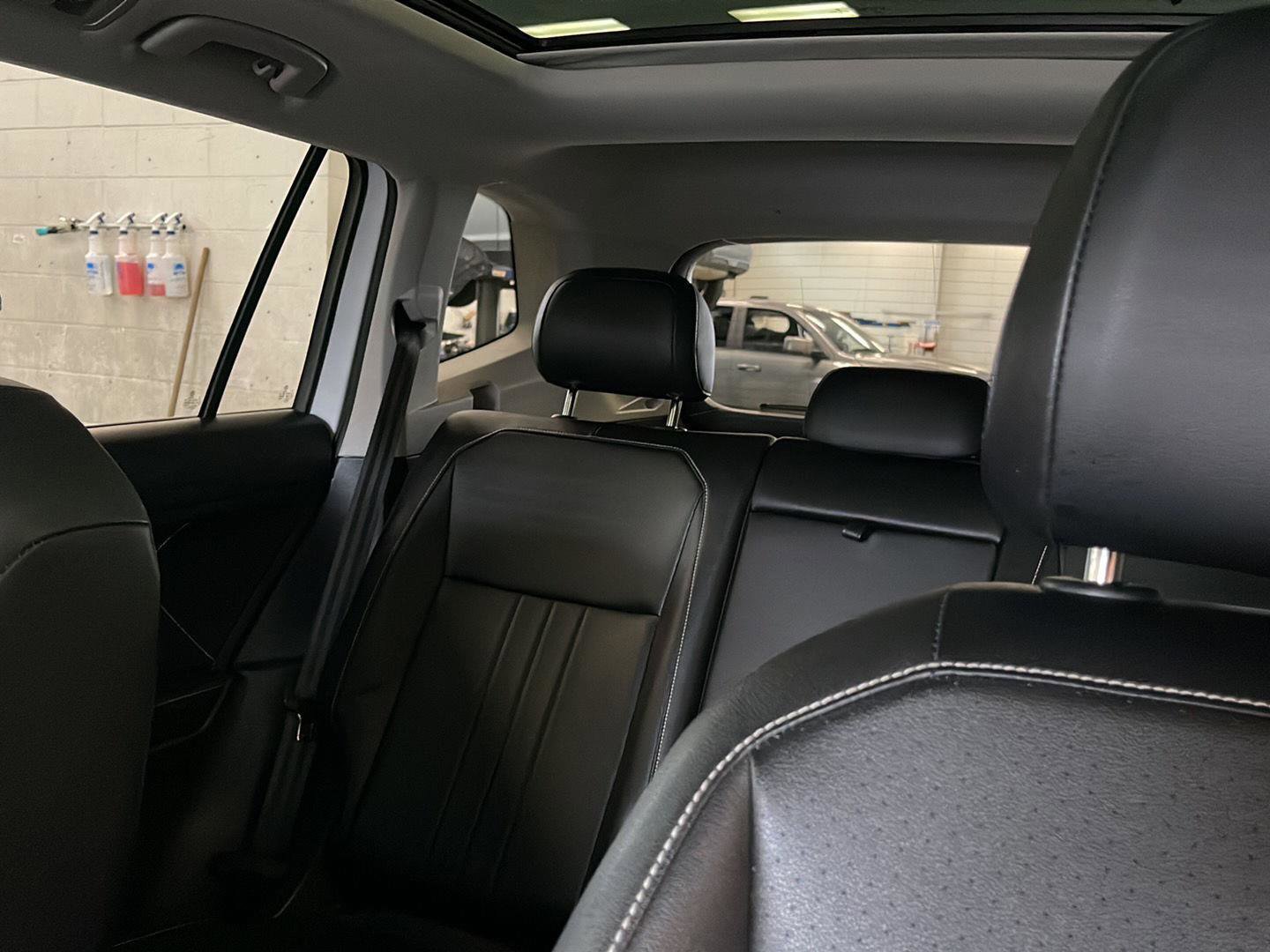 Used 2022 Volkswagen Tiguan SE AWD/4WD image 30