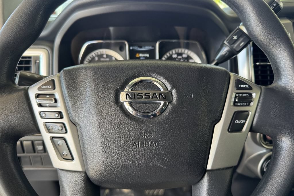 Used 2017 Nissan Titan SV AWD/4WD image 17