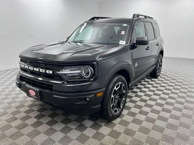 Used 2023 Ford Bronco Sport Outer Banks AWD/4WD image 2