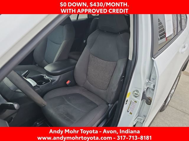 Used 2022 Toyota RAV4 LE FWD image 10