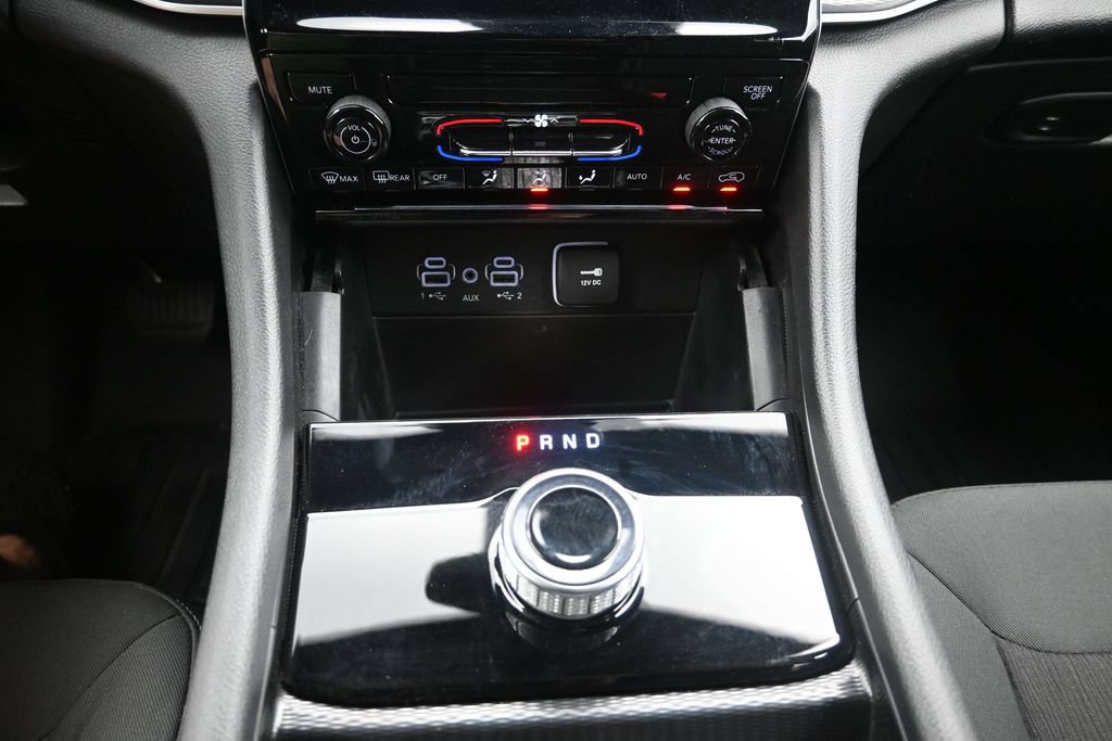 Used 2024 Jeep Grand Cherokee L Laredo RWD image 17