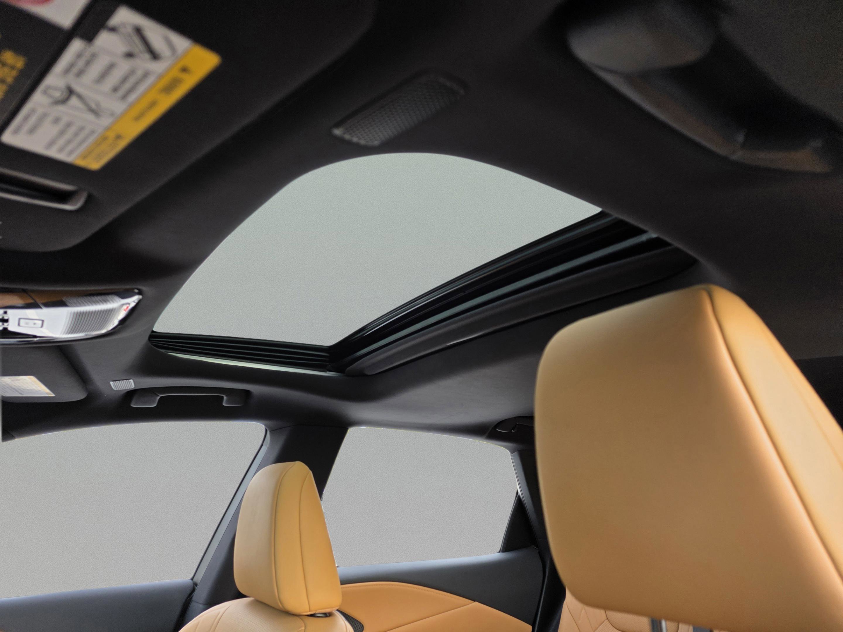 Used 2024 Lexus RX 350 Premium w/ Accessory Package (Z1) image 11