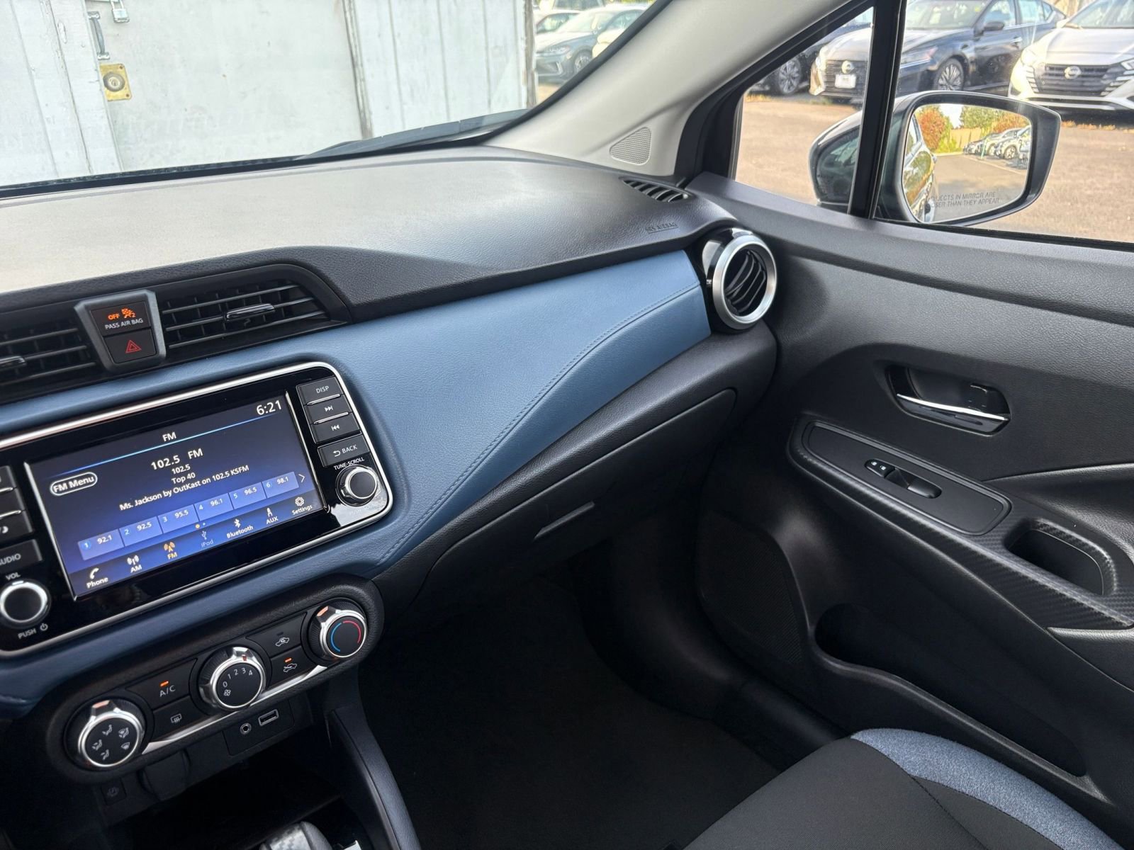 Used 2025 Nissan Versa SV image 33