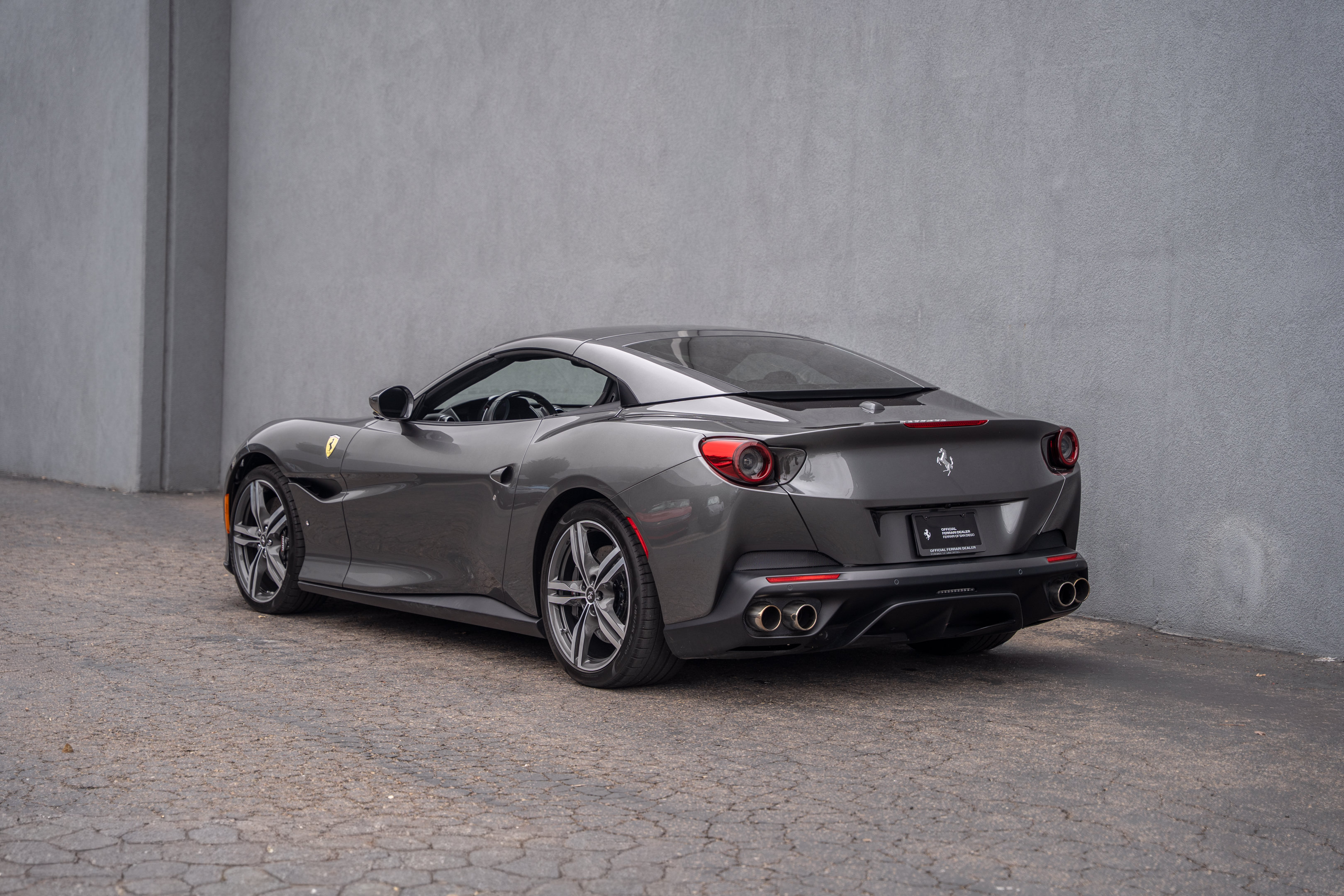 Used 2020 Ferrari Portofino RWD image 11