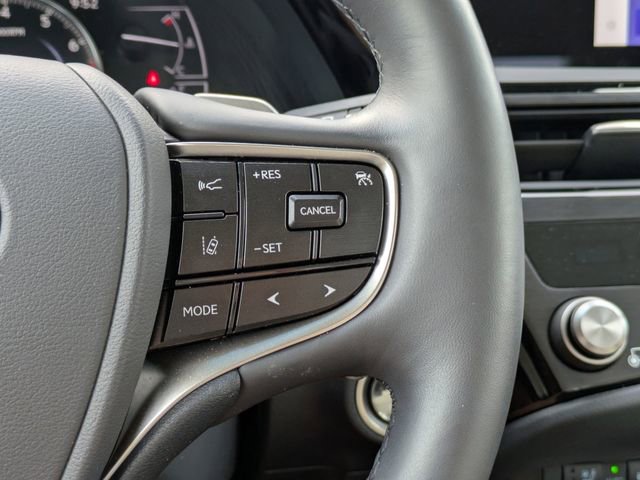 Used 2025 Lexus ES 350 w/ Premium Package image 32