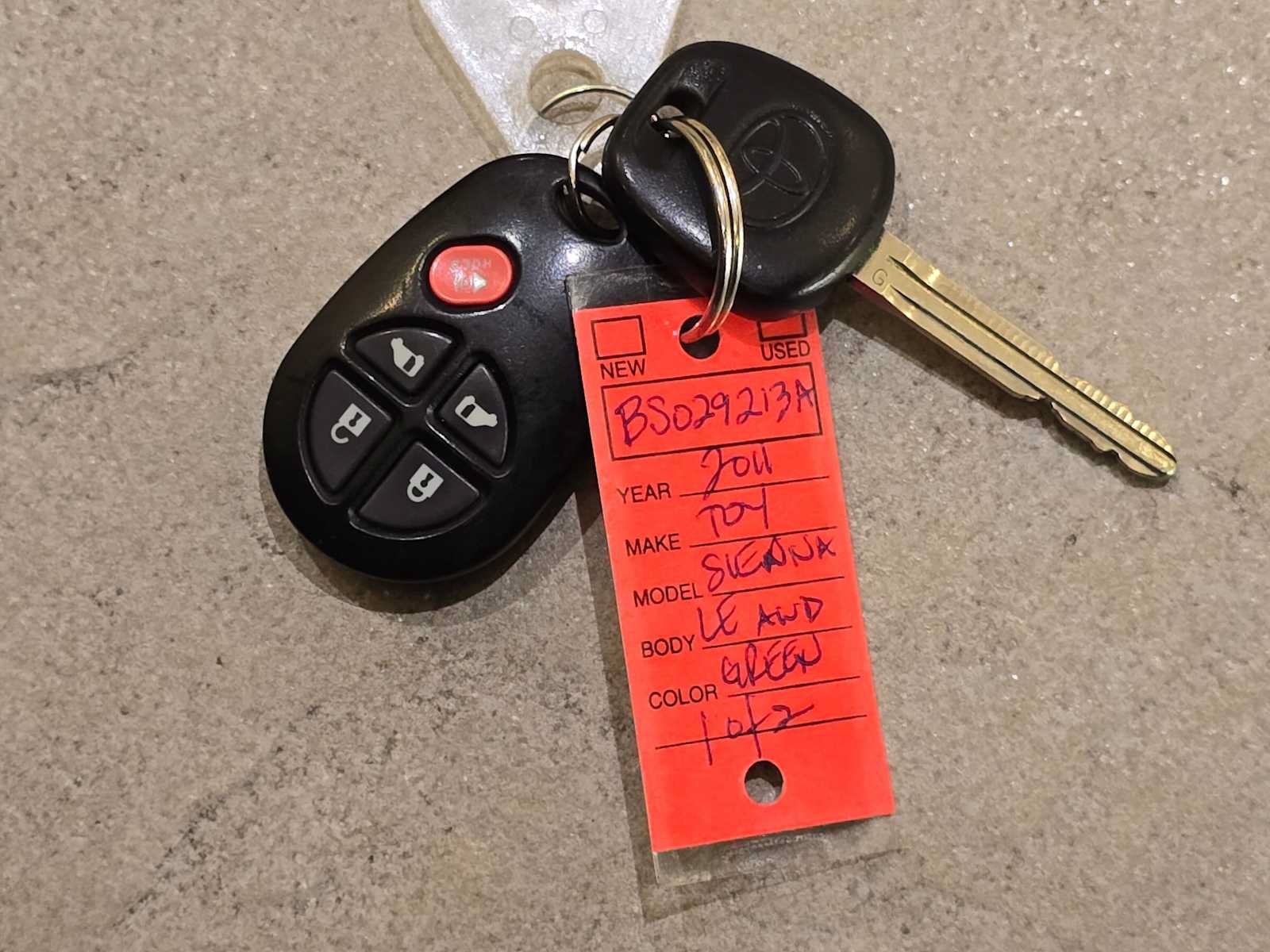 Used 2011 Toyota Sienna LE w/ Towing Pkg AWD/4WD image 30