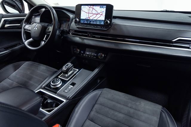Used 2024 Mitsubishi Outlander SE image 25