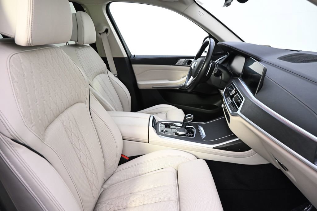 Used 2021 BMW X7 xDrive40i w/ Premium Package image 16