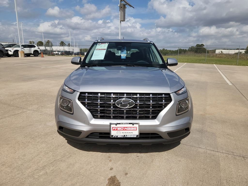 Used 2025 Hyundai Venue SEL image 9