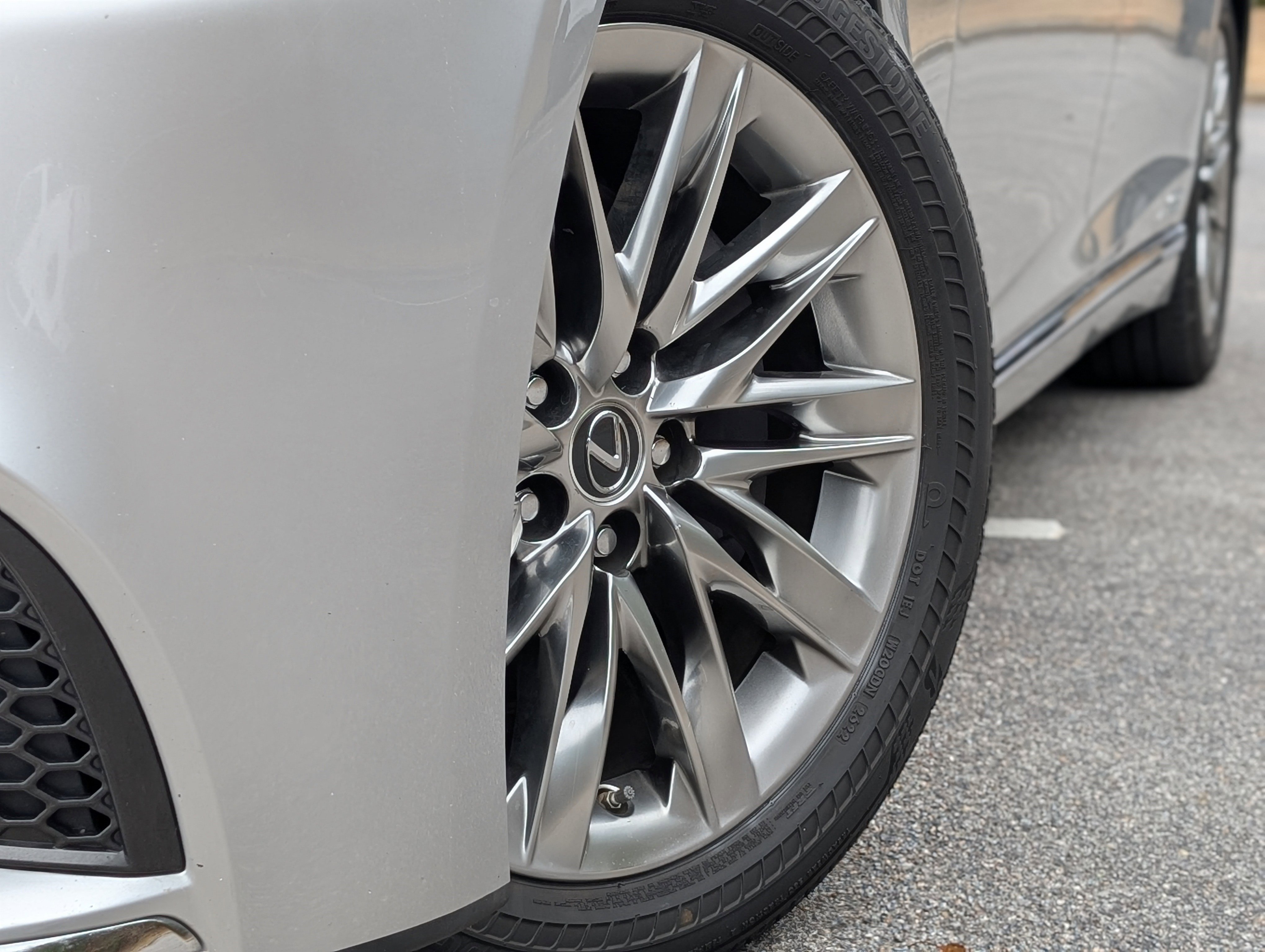 Used 2019 Lexus LS 500h AWD image 36