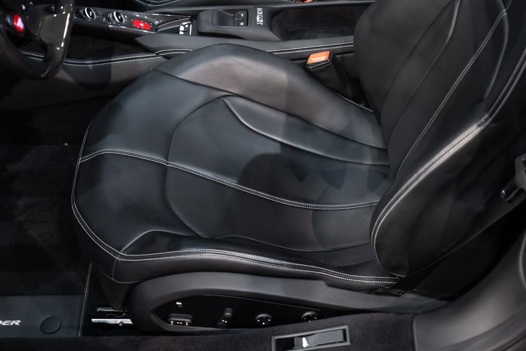 Certified 2023 Ferrari F8 Tributo RWD image 25