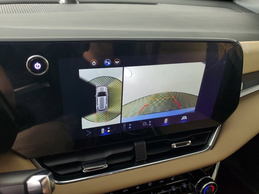 Used 2025 Chevrolet Equinox ACTIV w/ Safety and Technology Package image 22