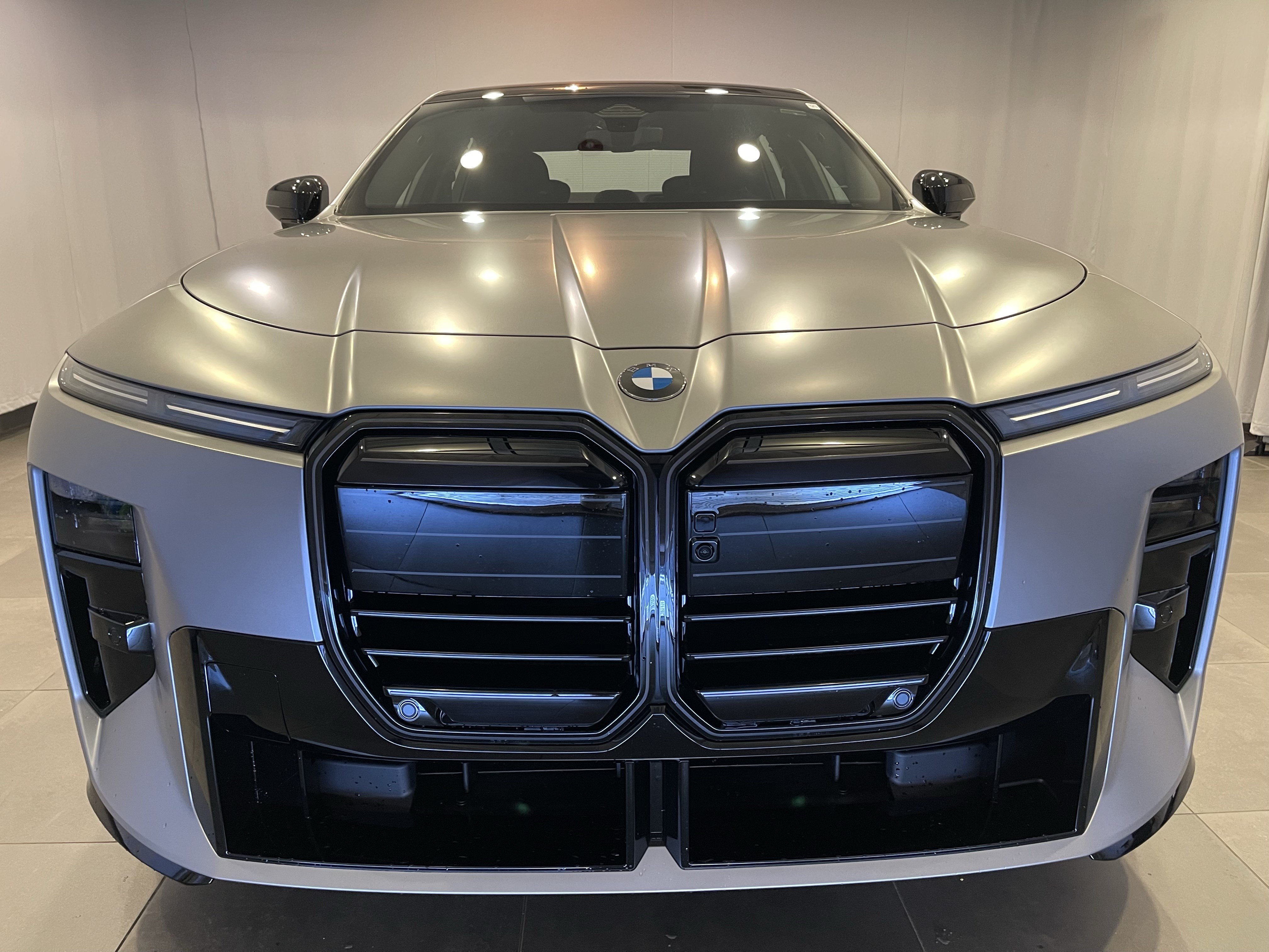New 2027 BMW 740i xDrive w/ M Sport Professional Package AWD/4WD image 2
